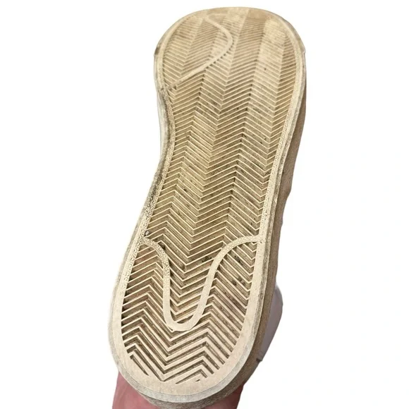 Nike Blazer Mid '77 Vintage Sneakers. Men’s size 9. Used. - Picture 7 of 7